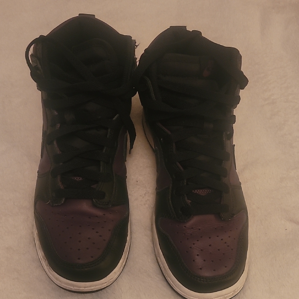 Nike Men's Black and Purple Sneakers